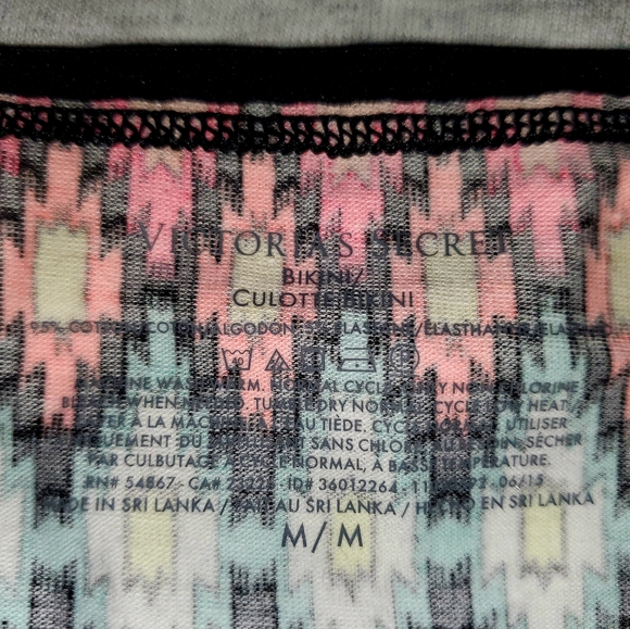 3 panty bundled Victoria's secret size med and lg - Picture 9 of 13